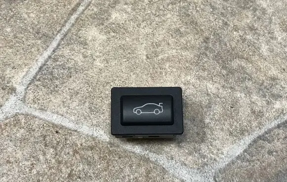 BMW 5 F10 F11 Tailgate/boot open switch button 9200316