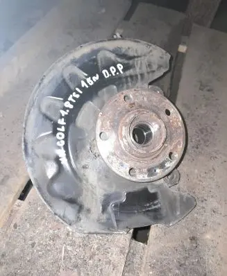 Volkswagen Golf VII Front wheel hub