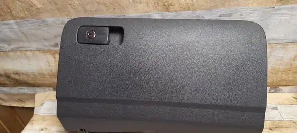 Volkswagen Jetta V Glove box 1K1857104