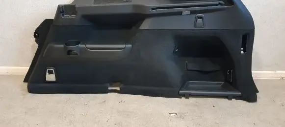 Trunk/boot side trim panel