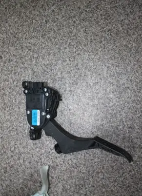Volkswagen Transporter - Caravelle T5 Accelerator throttle pedal 7H1723503