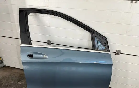Mercedes-Benz B W246 W242 Front door