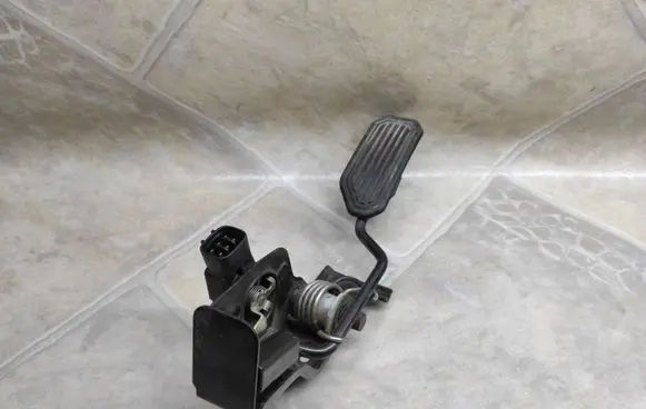 Toyota Corolla Verso AR10 Accelerator throttle pedal