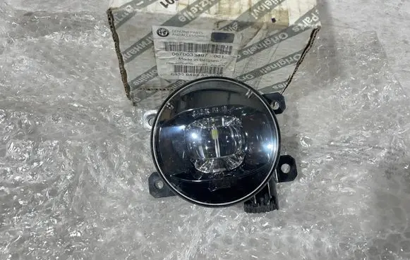 Alfa Romeo Stelvio Front fog light 670033497 68368493AA 68368493