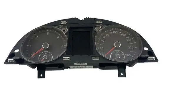 Volkswagen PASSAT B7 Speedometer (instrument cluster) 3AA920870J