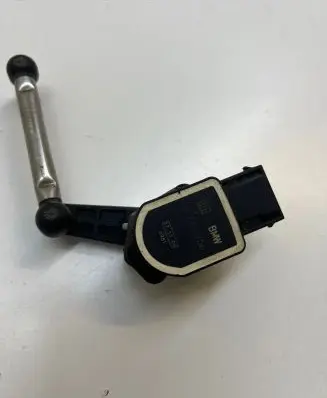 Headlight/headlamp level sensor