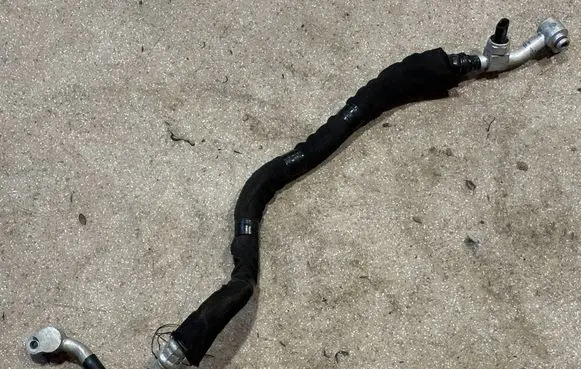 Porsche Panamera (971) Air conditioning (A/C) pipe/hose 97126041T