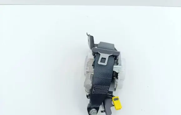 Subaru Forester SK Rear seatbelt