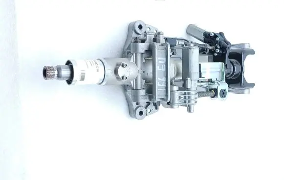 Steering wheel axle set