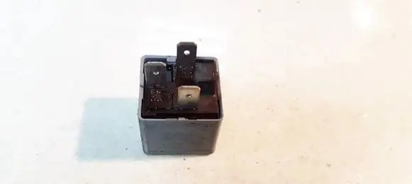 Volkswagen PASSAT B6 Other relay 141951253B
