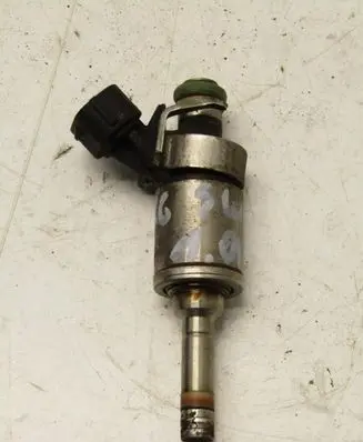 Suzuki Swift III Fuel injectors set 0261500299