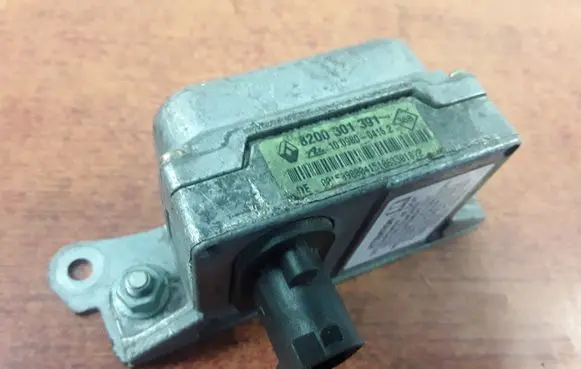 Renault Espace - Grand espace IV ESP acceleration yaw rate sensor 8200301391