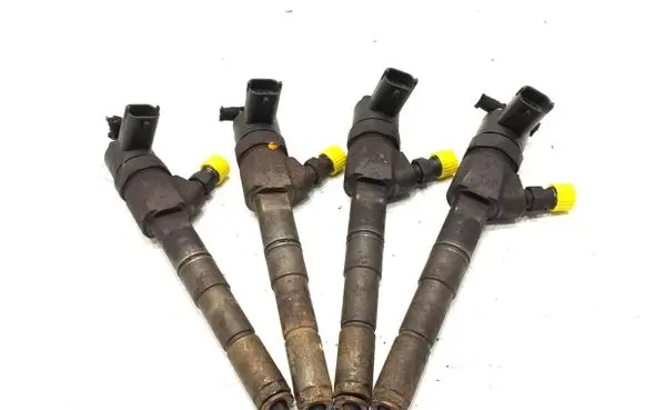 Opel Insignia A Fuel injectors set 0445110327