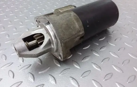 Mercedes-Benz C W204 Starter motor 0001108222 A0061511001