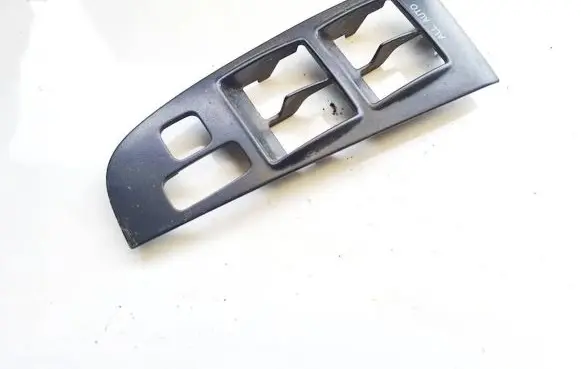 Toyota Avensis T270 Front door window switch trim 7423205140 74232-05140