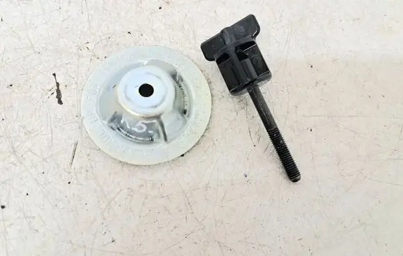 Honda FR-V Spare wheel mounting bracket 