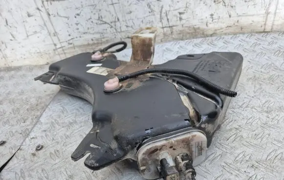 Citroen C5 AdBlue liquid reservoir 9681917180