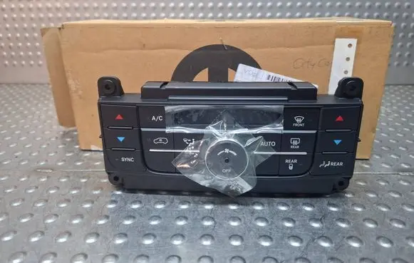 Dodge Grand Caravan Climate control unit 68111341AH P68111341AH