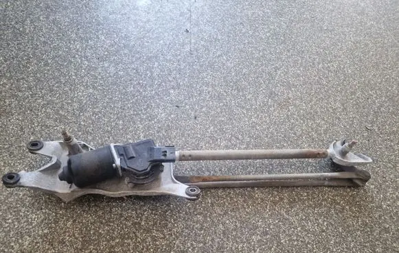 Chrysler Pacifica Front wiper linkage and motor