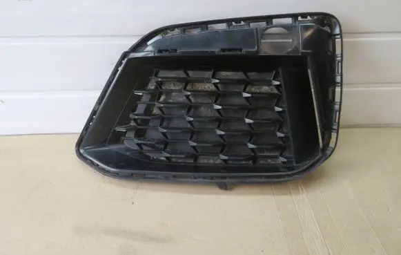 BMW 5 G30 G31 G38 Front bumper lower grill 8098665