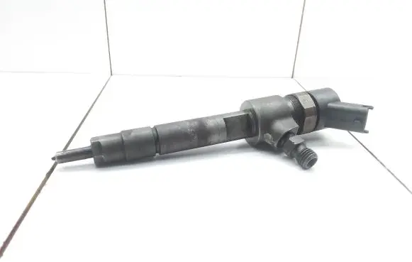 Opel Zafira B Fuel injector 0445110165