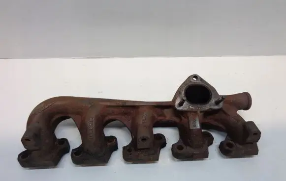 Volvo V70 Exhaust manifold 30731980