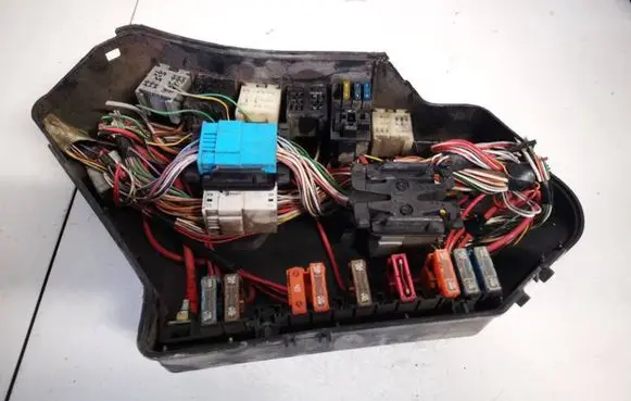 Renault Espace III Fuse box set 6025302577f