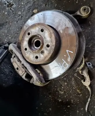 BMW 5 E60 E61 Front wheel hub