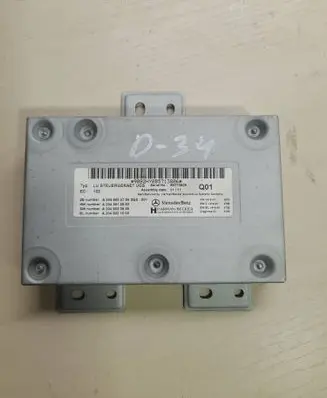Mercedes-Benz C W204 Head unit multimedia control A2049020900 A2049005704