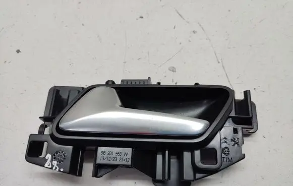 Opel Mokka B Front door interior handle 98201553 98201553W