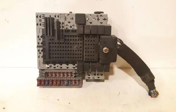 Volvo S60 Fuse module 8622520 0094765