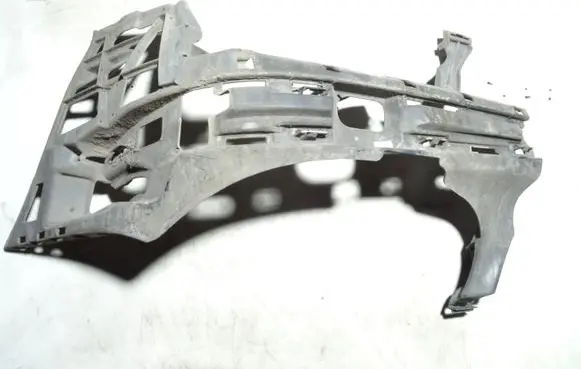 Mercedes-Benz E W211 Front bumper mounting bracket A2118800352