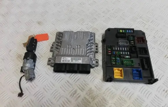 Peugeot 508 Engine control unit/module 9678628780 S180123007A 966668110