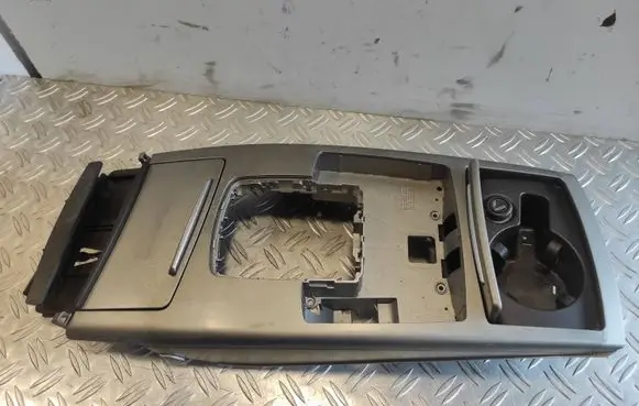Audi A6 S6 C6 4F Center console 4F1864261