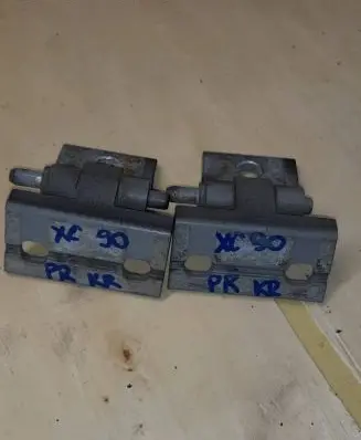 Volvo XC90 Front door lower hinge 