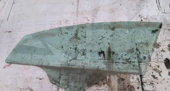 Fiat Bravo Front door window glass four-door 43R001099