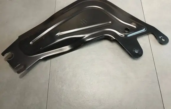 Volkswagen Amarok II Fuel tank bottom protection MB3C7E063CA