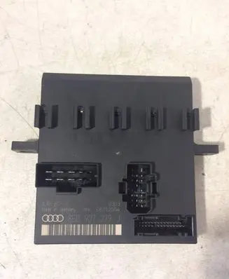 Audi A4 S4 B7 8E 8H Comfort/convenience module 8E0907279J