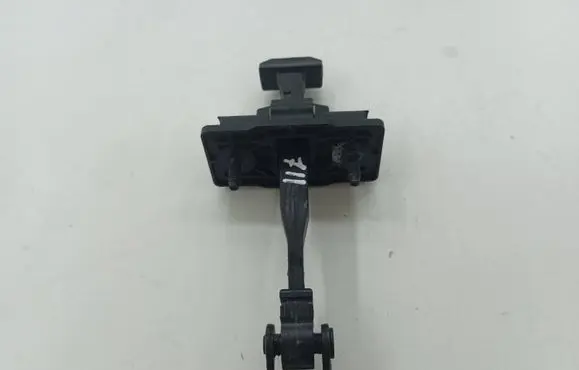 Opel Mokka B Rear door check strap stopper