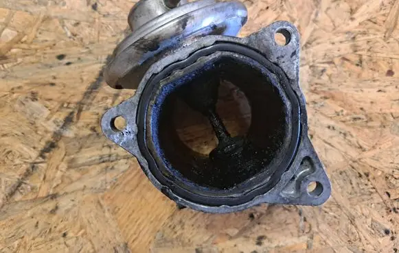 Skoda Octavia Mk2 (1Z) EGR valve 038131501AN 094705081