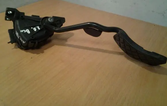 Audi A4 S4 B6 8E 8H Accelerator throttle pedal 8E2721523E 6PV00602634