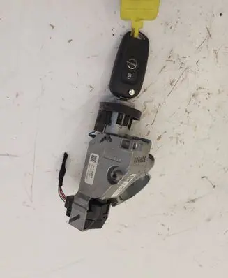 Opel Astra K Ignition lock 39079939