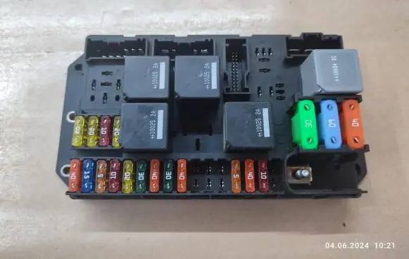 Jaguar XJ X351 Fuse module AW9314A073BC