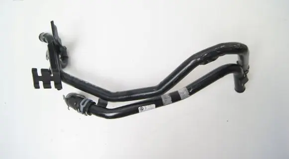 Volkswagen Touareg II Engine coolant pipe/hose 7P6121070BD