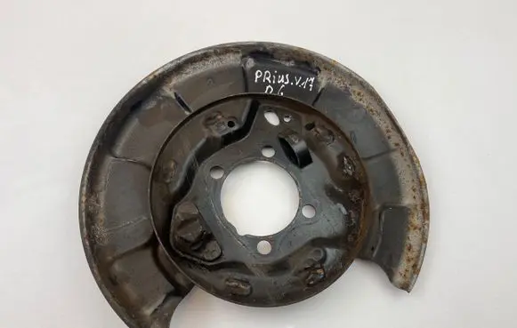 Toyota Prius+ (ZVW40) Rear brake disc plate dust cover 