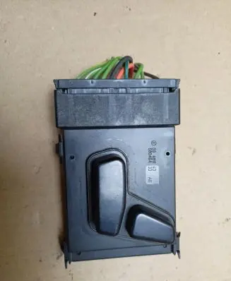 Chrysler Town u0026 Country V Seat control module 58049433AE