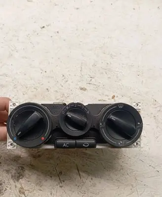 Volkswagen Golf IV Climate control unit 1J0820045F 901511210000 657837L11