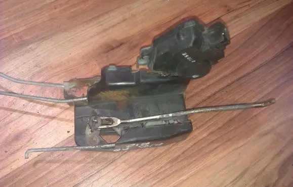 KIA Rio Front door lock