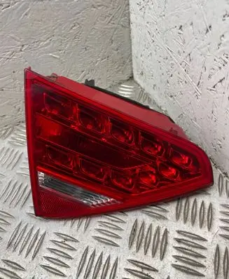 Audi A5 8T 8F Tailgate rear/tail lights 8T0945093A