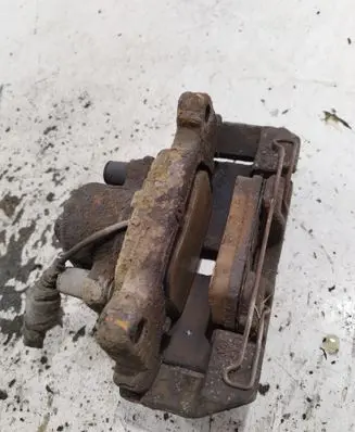 Front brake caliper